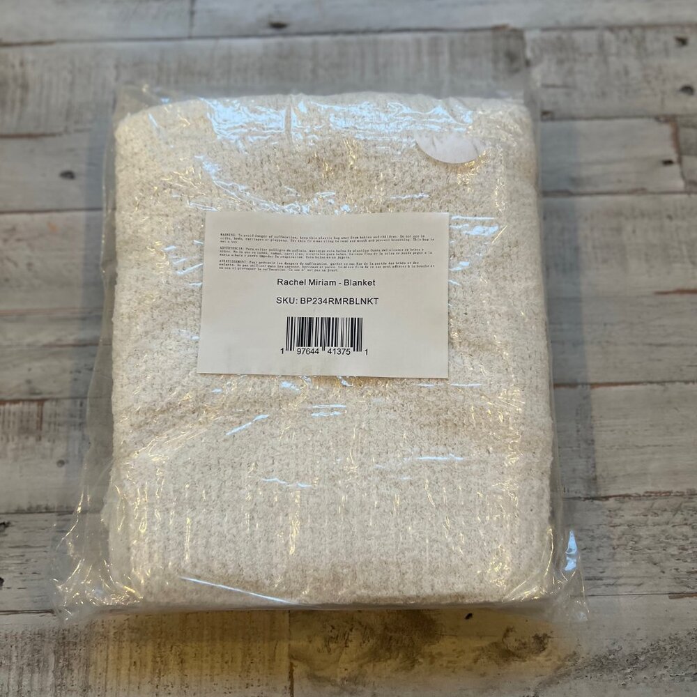 NEW RACHEL MIRIAM The Cloud Throw Brand new in Plastic